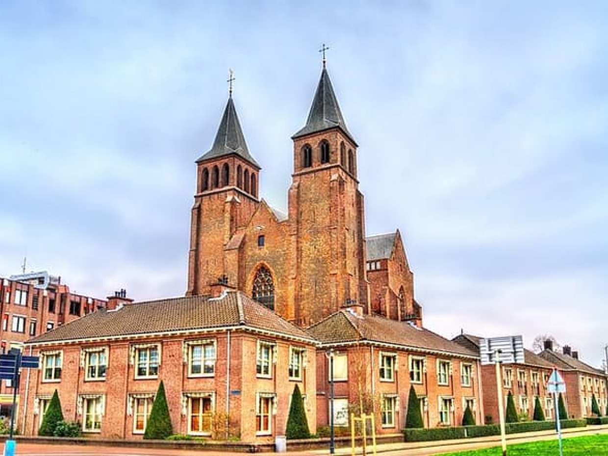 Direct privétransfer van Amsterdam naar Arnhem in Nederland