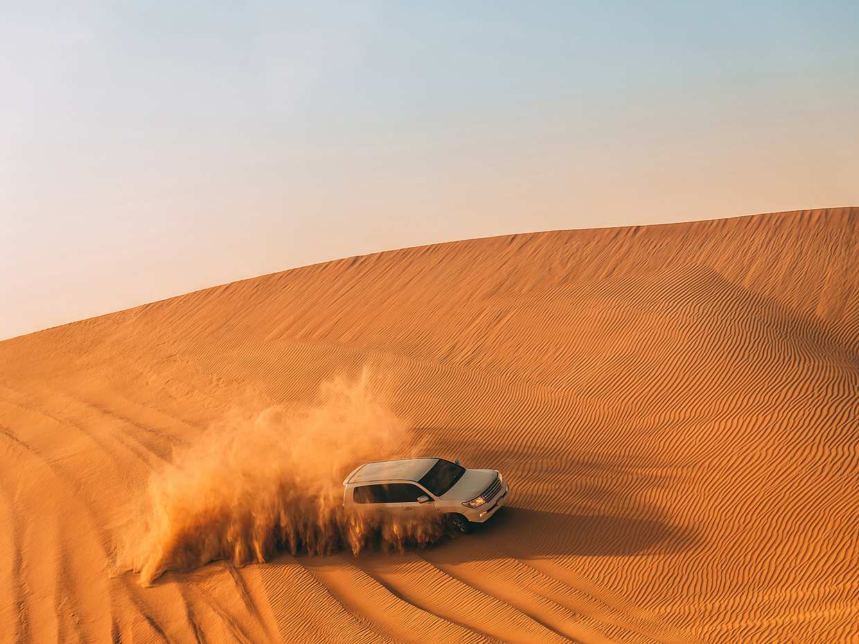 Abu Dhabi: 6 horas de Safari no Deserto com BBQ, Passeio de Camelo e Sandboarding, photo 2