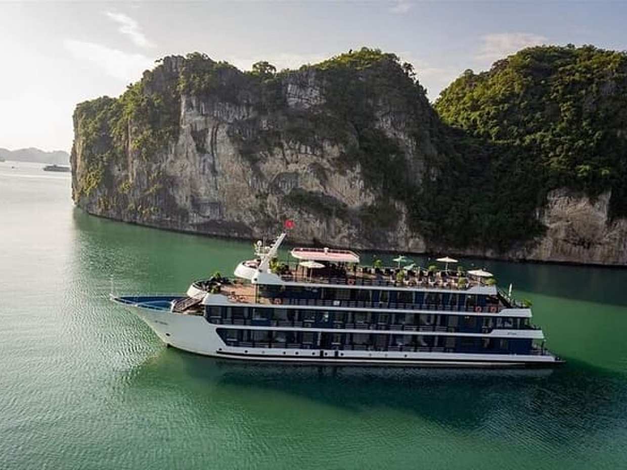 Rosy Cruise Halong & Lan Ha Bay Luxury 5 Star Cruise (2D1N)