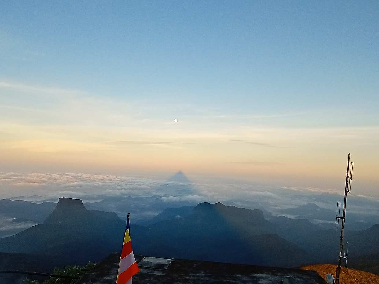 2-day Adam's Peak Private Hiking Tour in Sri Lanka, Kandy, photo 2