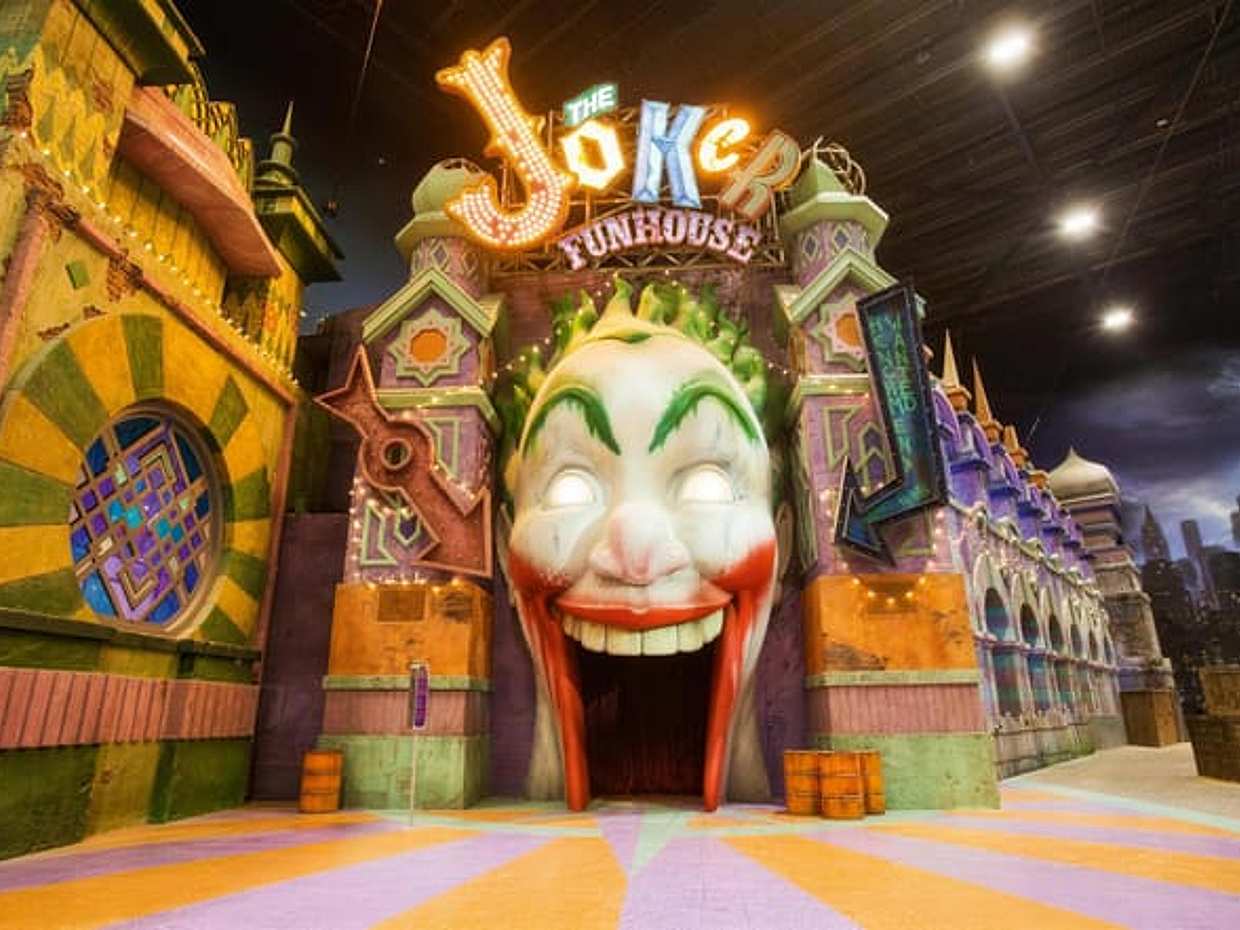 "Entrada a Warner Bros World Abu Dhabi en Emiratos Árabes Unidos, Área"