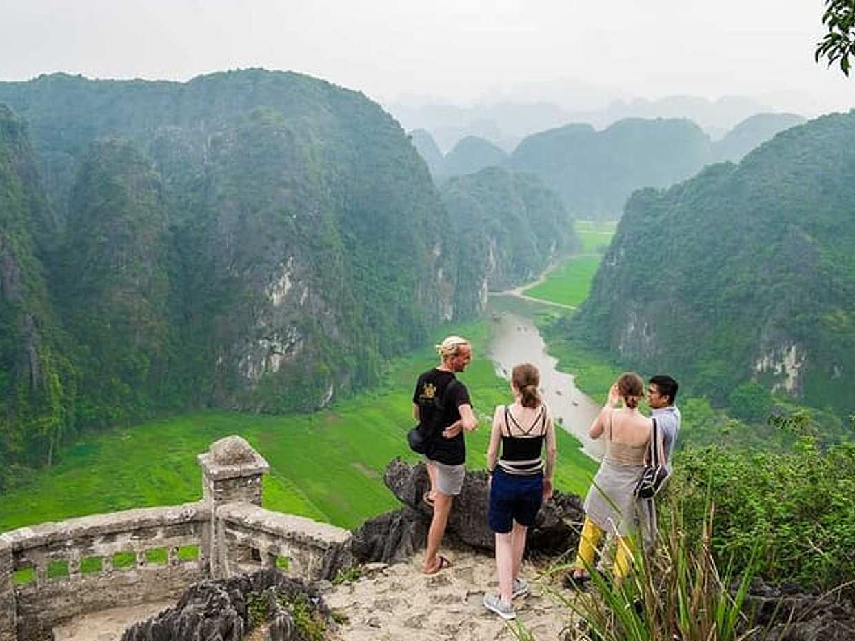 Deluxe Group Hoa Lu Tam Coc Mua Cave Full Day Tour, Limousine, photo 2