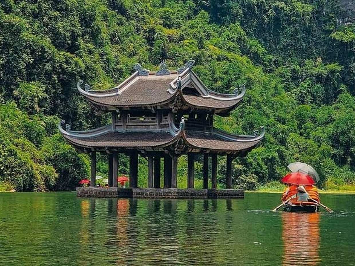 Luxury Private Day Trip Explore Bai Dinh, Trang An & Mua Caves, photo 4