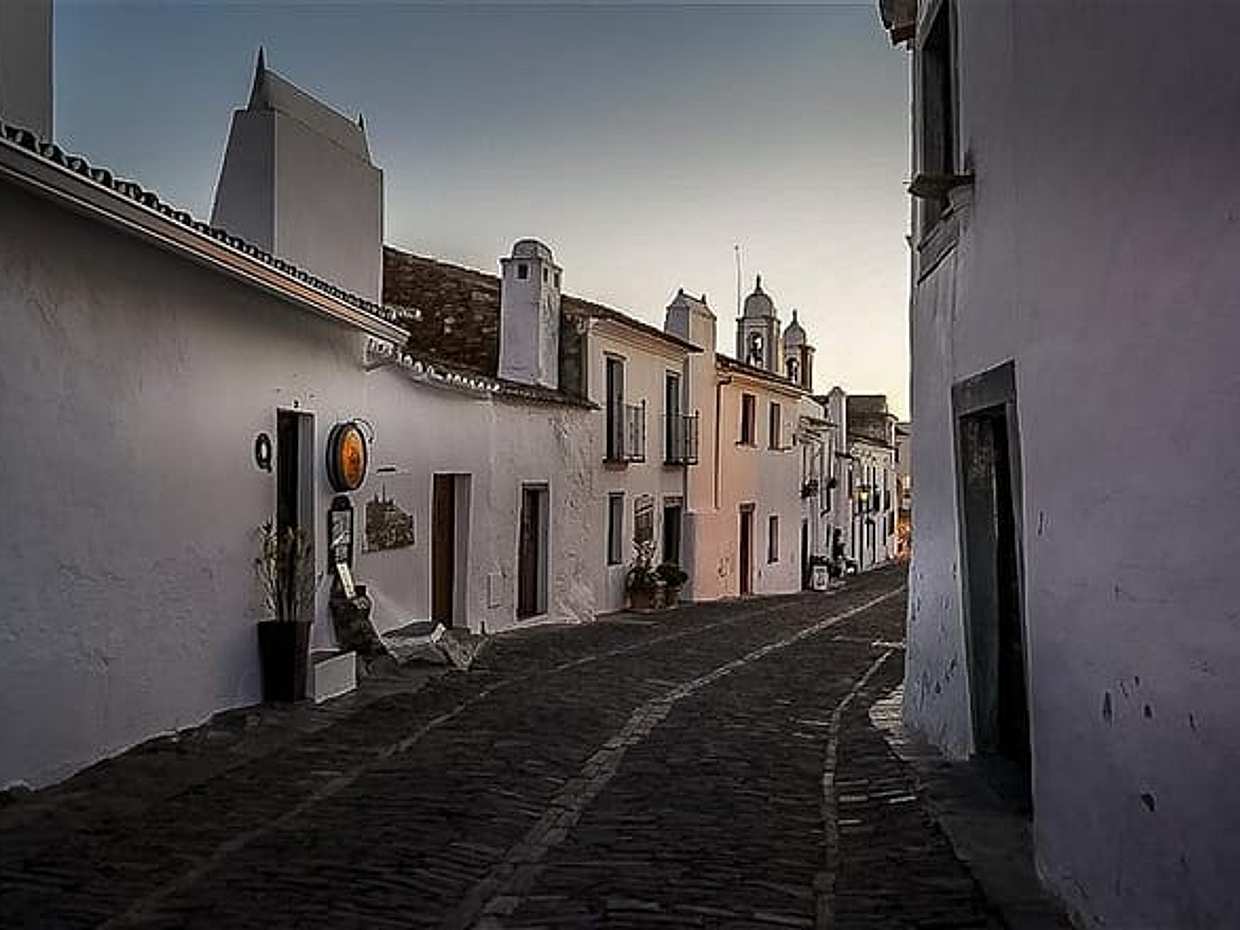 Évora et Monsaraz : Visite privée des traditions de l'Alentejo au départ de Lisbonne au Portugal, photo 3