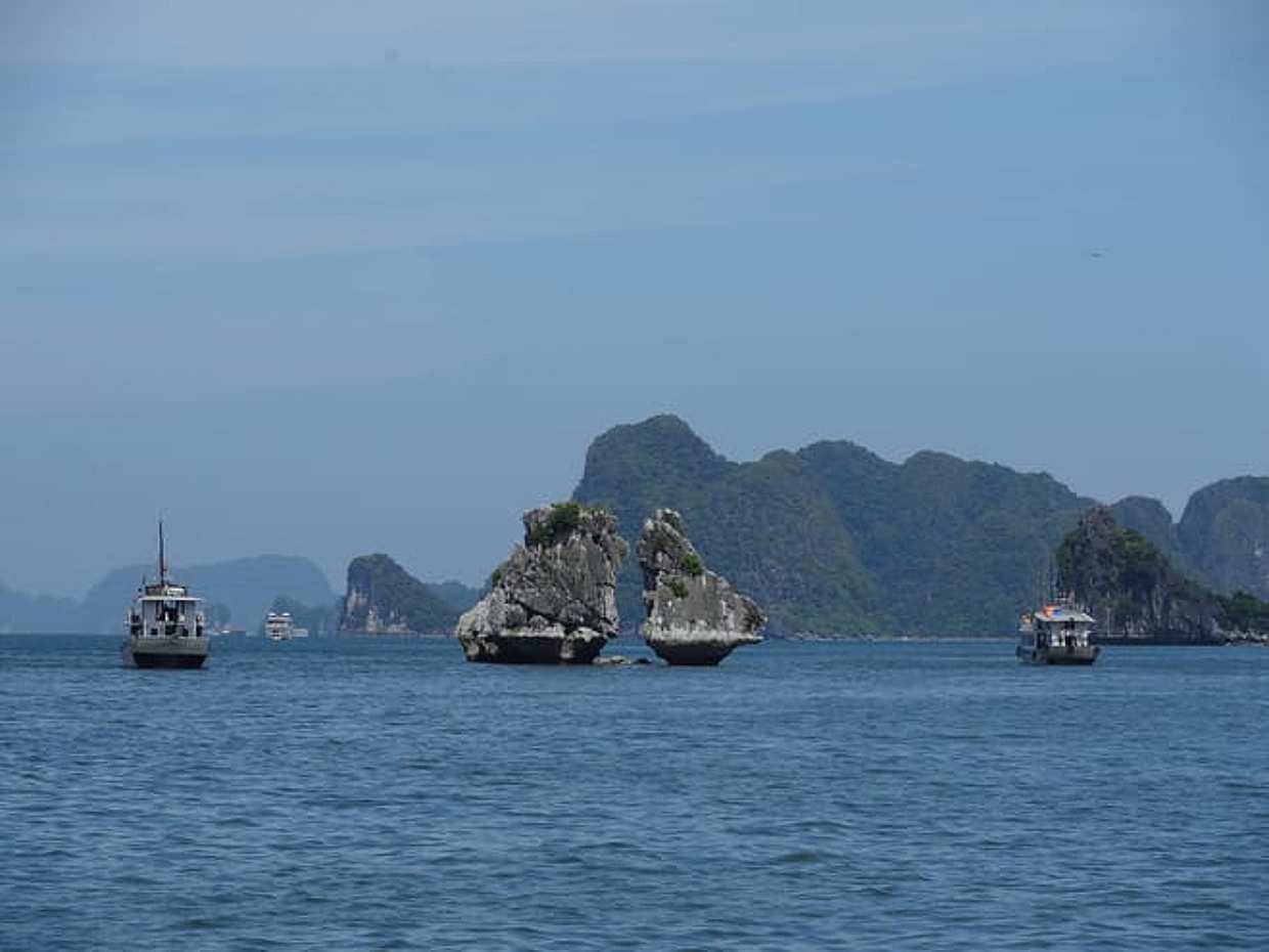 From Hanoi: Ha Long Bay Cruise & Bat Trang Village Day Tour, photo 4