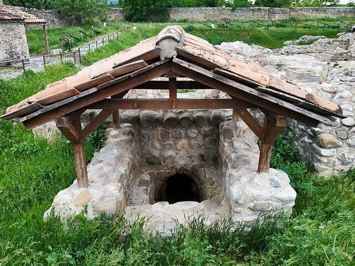 "Výlet džípem do soutěsky Dzama z Tbilisi: jezera Bateti a Ruisi v Gruzii"