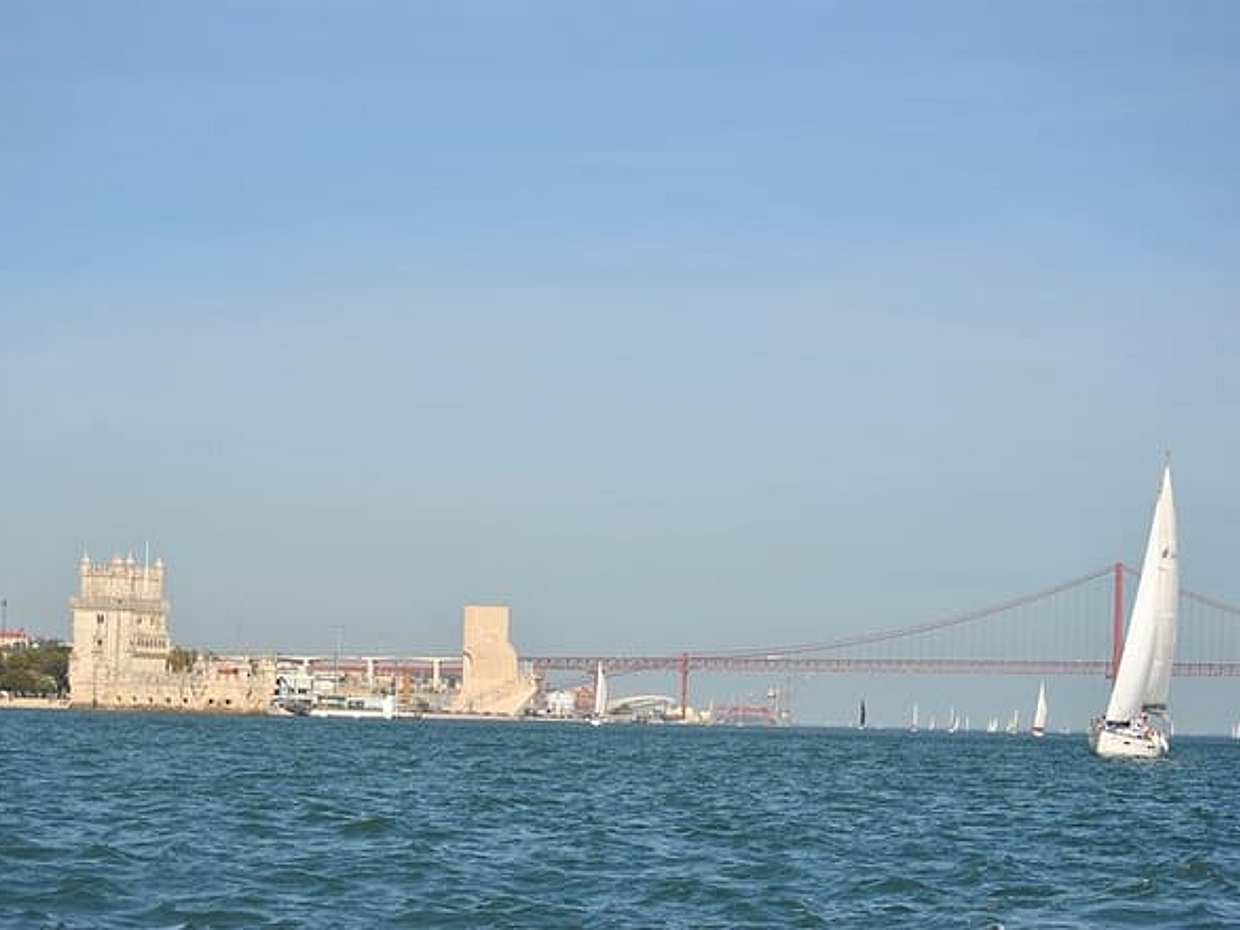 Lisbon Old town Sailng Cruise- 2h Small Group Tour, with a drink included in Portugal, photo 4