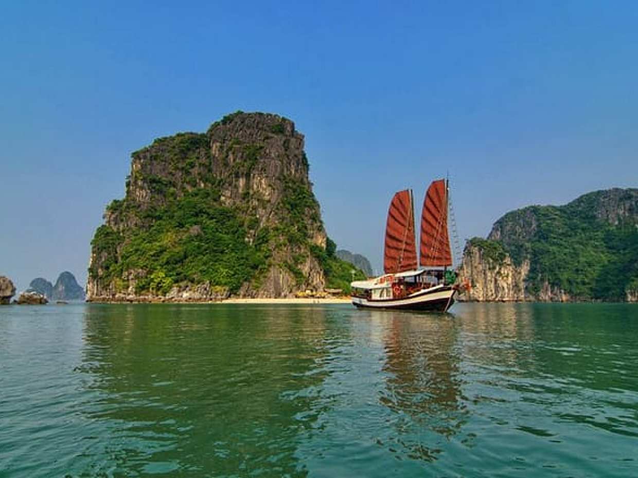 Private 2-Day on Boutique Cruise to Hidden Bai Tu Long Bay, photo 3