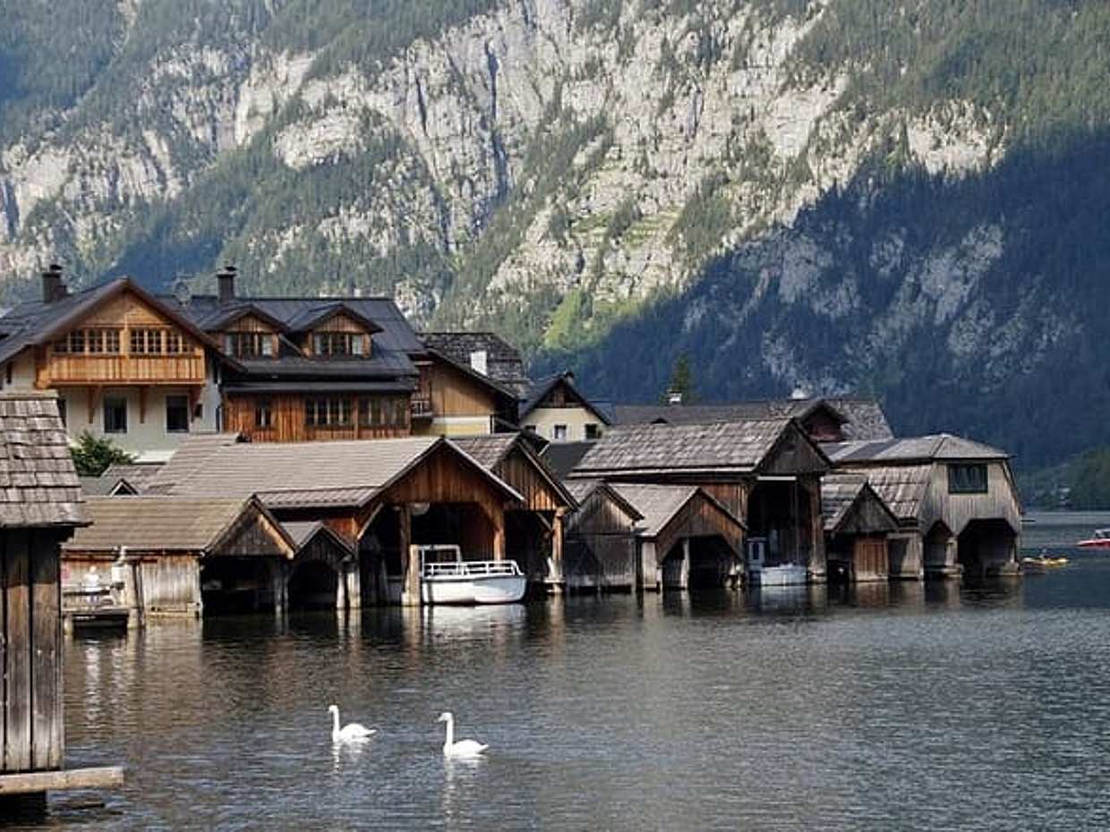 Private Tour Salzburg - St. Gilgen - Hallstatt with Local Driver in Austria, photo 3