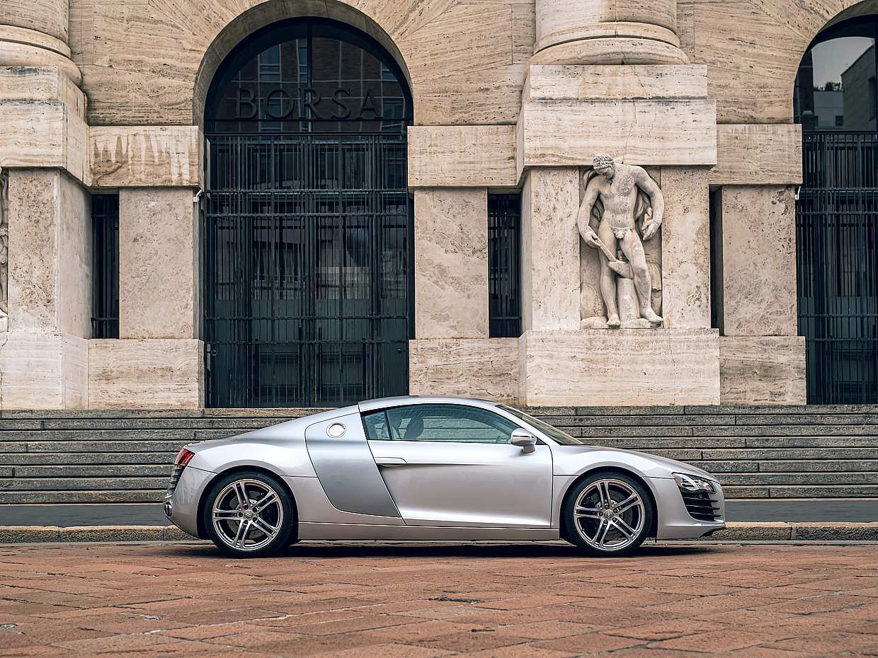Luxury Car Rental in Milan in Italy