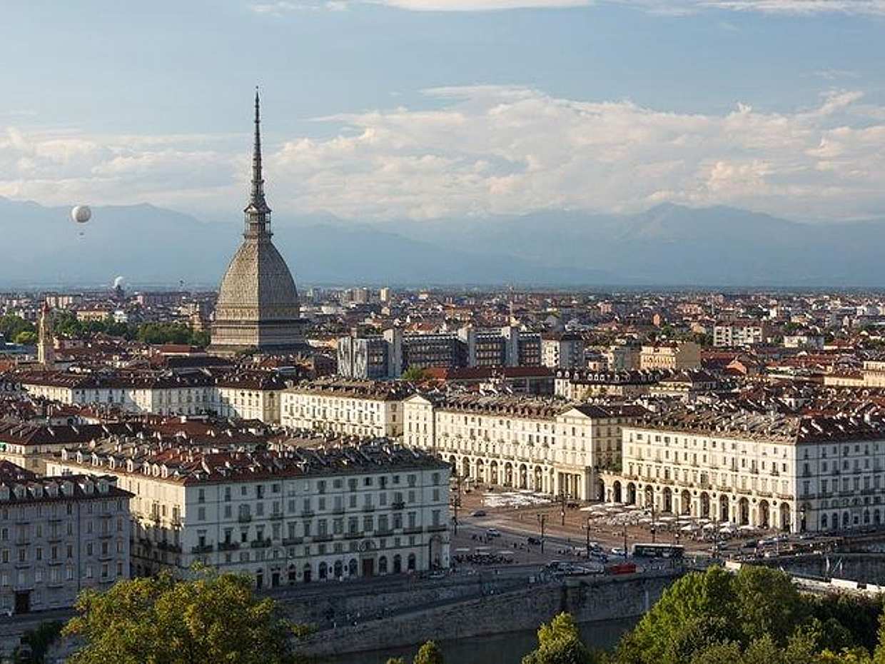 Passeio a Pé pelo Centro de Turim e pelo Mercado Porta Palazzo na Itália
, photo 2