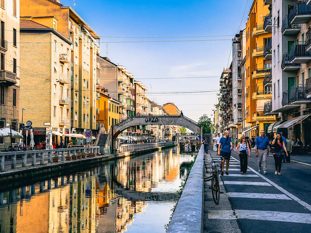 Milan: Gran Bike Private Tour Navigli in Italy