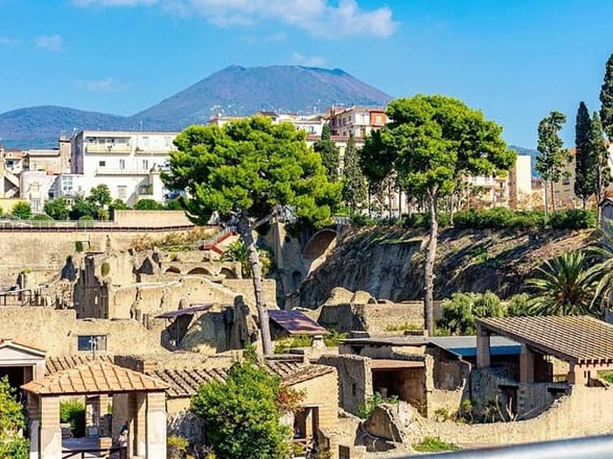 Herculaneum & Pompeii Skip-The-Line with Easy Lunch Included