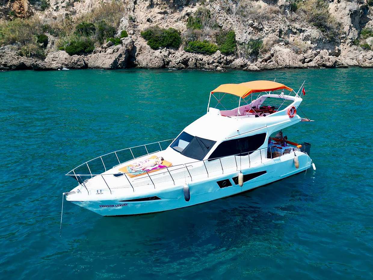 Antalya Private Yacht Tour with Jacuzzi. Lunch & VIP Transfer Included in Turkey, Antalya District