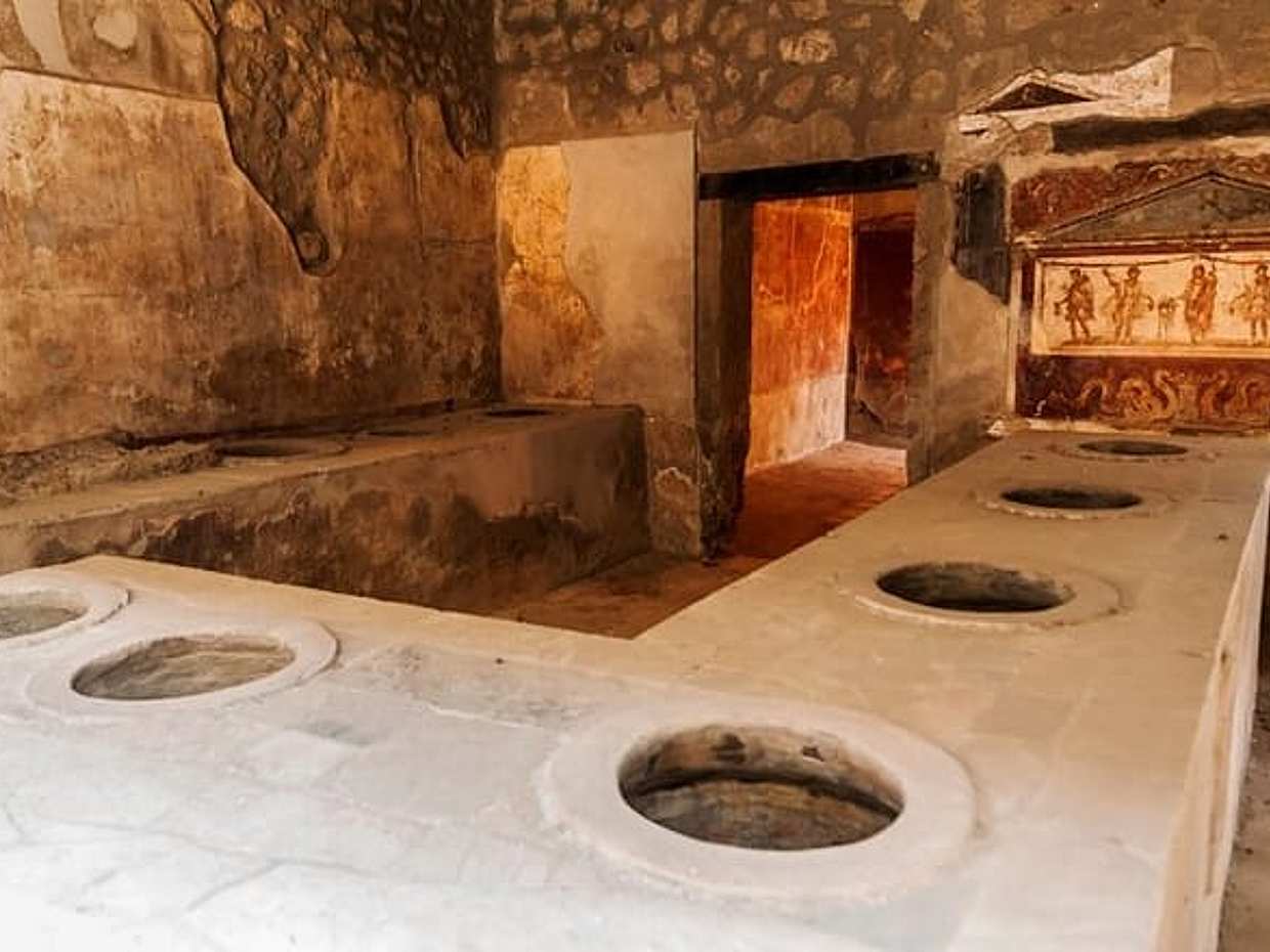 Pompeii & Herculaneum: Full-Day Group Tour from Naples with Skip-the-Line Tickets & Pizza Lunch, photo 4