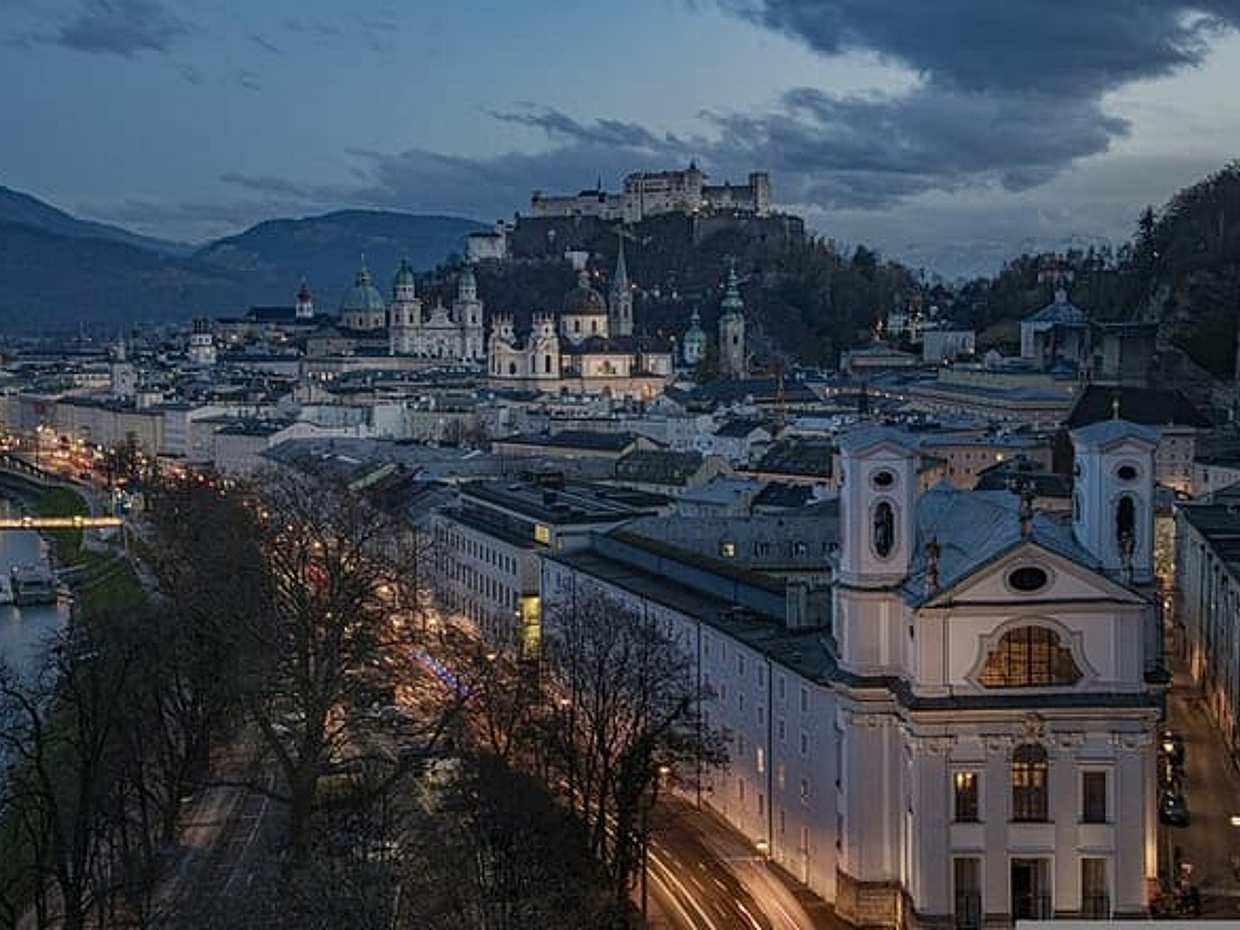 Passau to Salzburg 1-Way Private Transfer with Sightseeing Stop