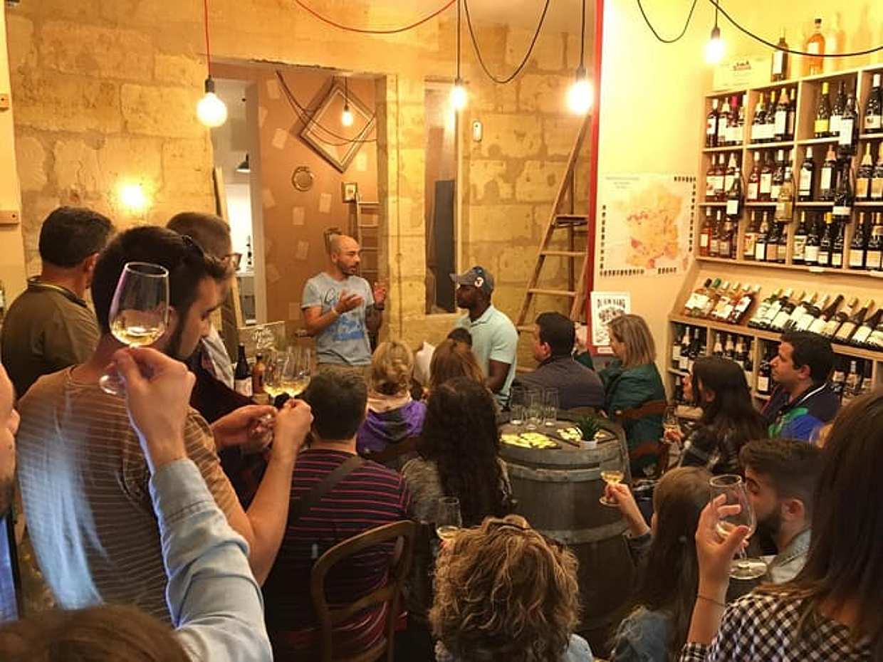 Private: Best of Bordeaux Walking Tour + A glass of Natural Bordeaux Wine, photo 5
