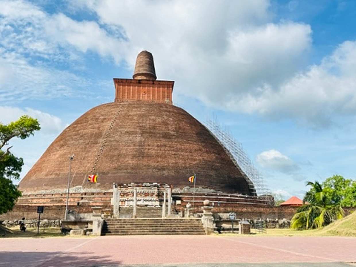 One Day Tour to Historical City Anuradhapura from Colombo in Sri Lanka, photo 5