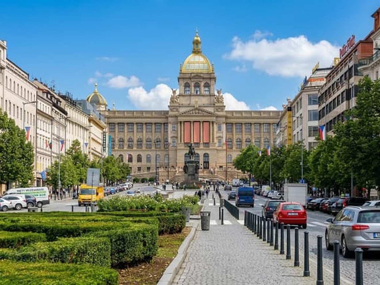 Praha: Prohlídka Starého a Nového Města a Vstupenka do Národního Muzea v Česku