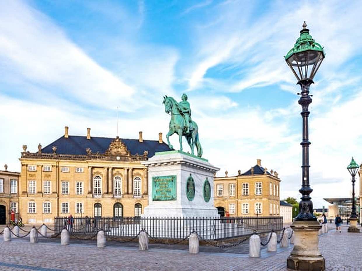 2 Hours : Copenhagen City Highlights Group Walking Tour - English, photo 2