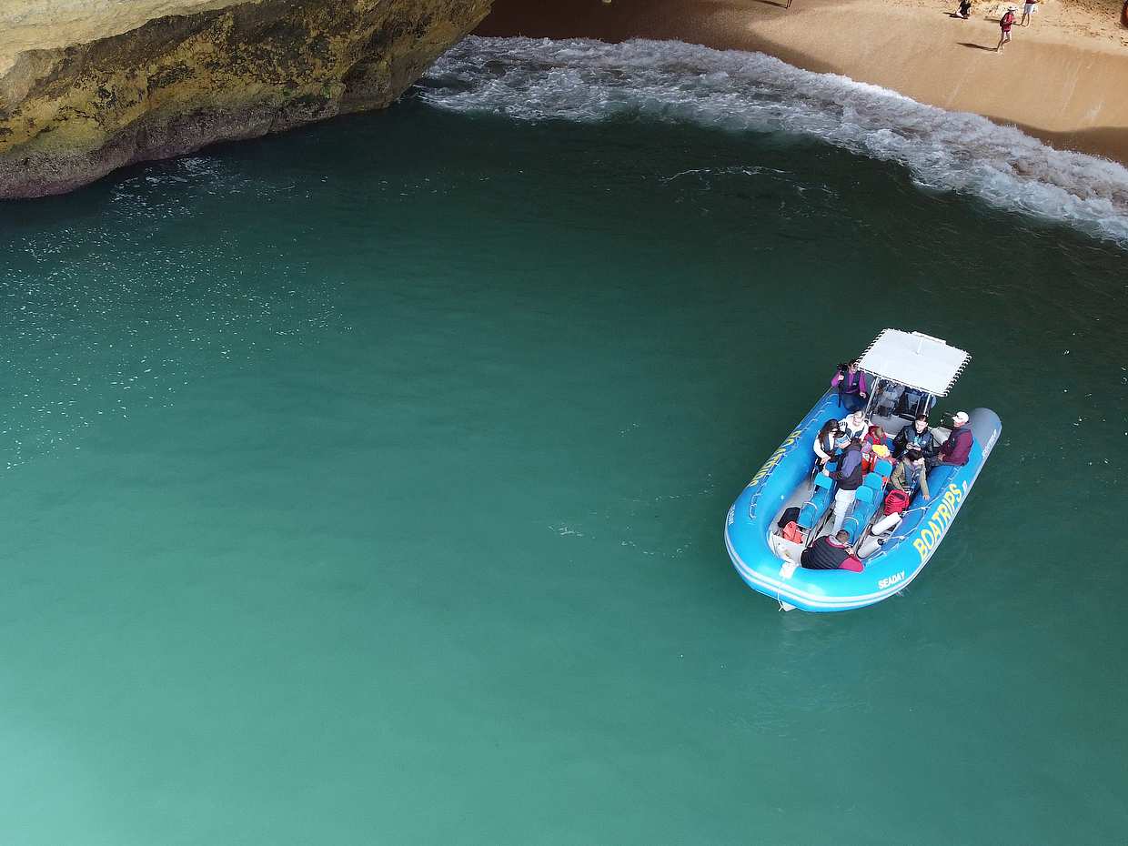 Lagos Benagil Sea Caves Speedboat Tour из Лагоса в Португалии, пещера Бенагил.
, photo 4