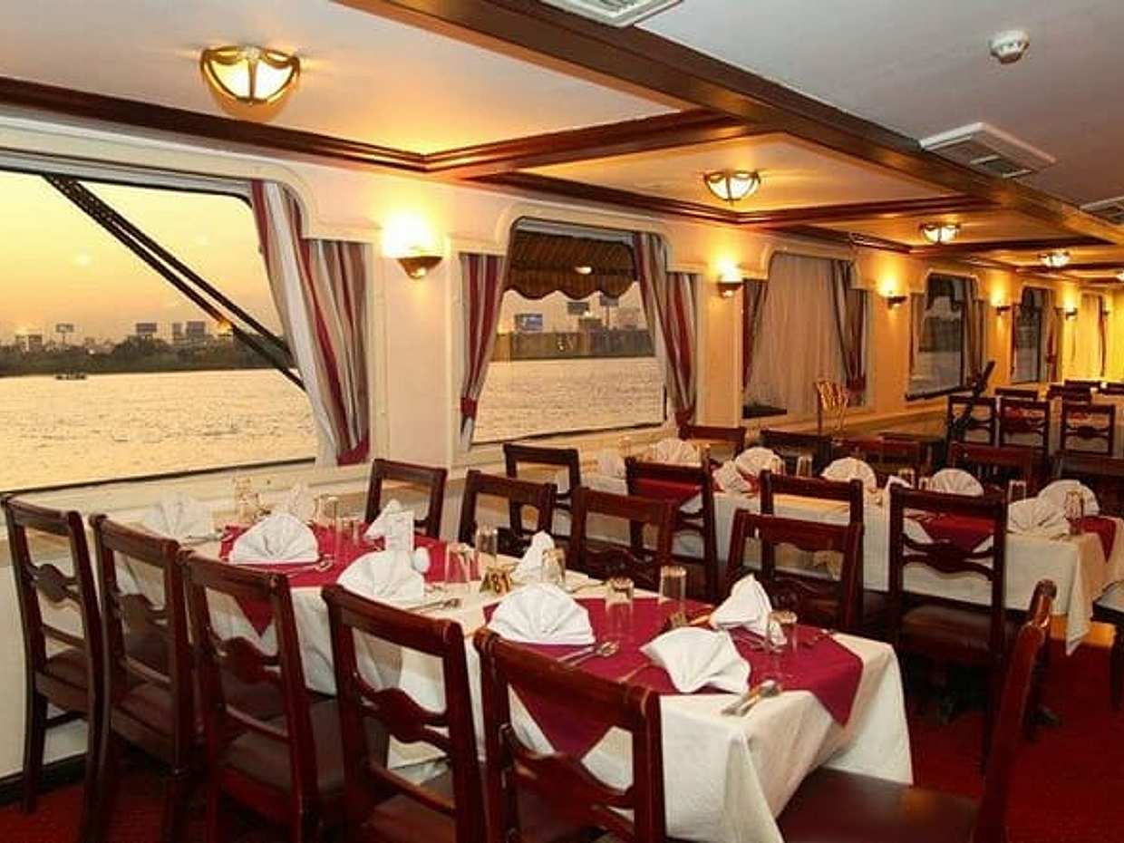 Dinner Cruise 5 Star - 4 Star with Bely Dance - Tanwra Show, photo 5