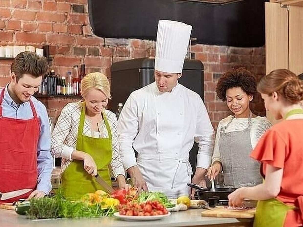 Pizza and Gelato Cooking Class in Milan - Small Group Only