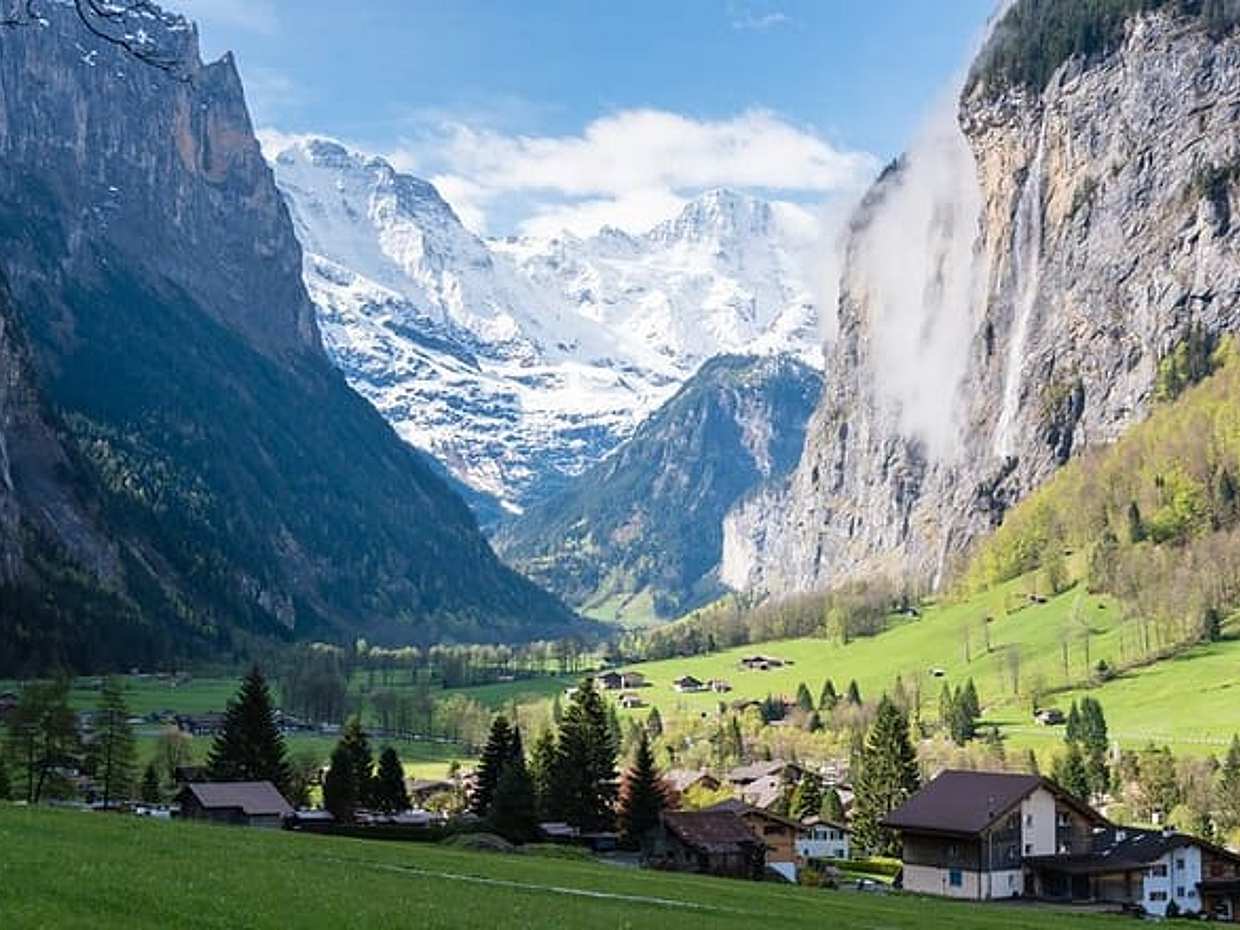 Özel transfer Zürih'ten Interlaken'e, İsviçre, Zürih'te Bern'de 2 saatlik duraklama ile.