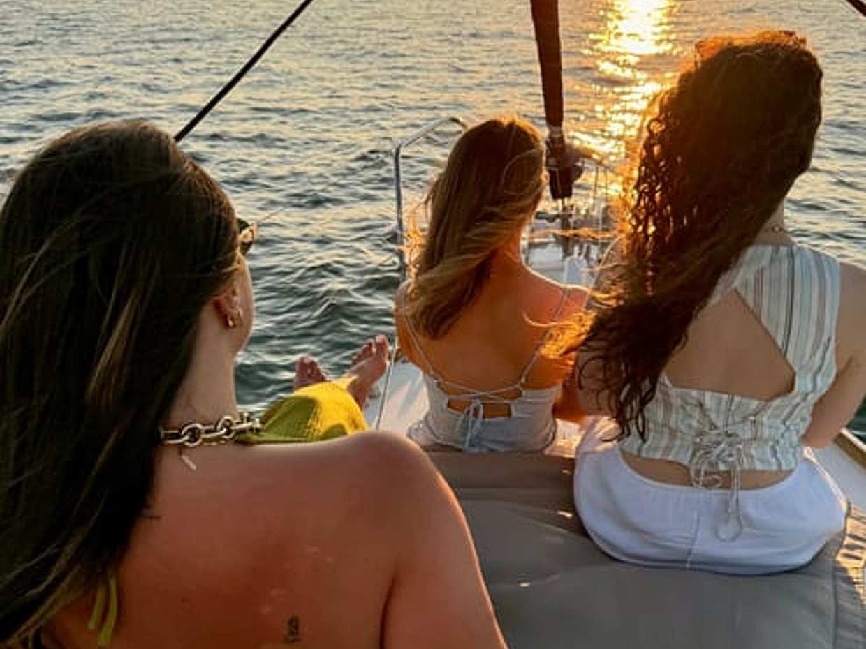 Lisbon Private Sunset Sailing Cruise - 2h Private Tour, with a Drink Included in Portugal, Lisboa, photo 3