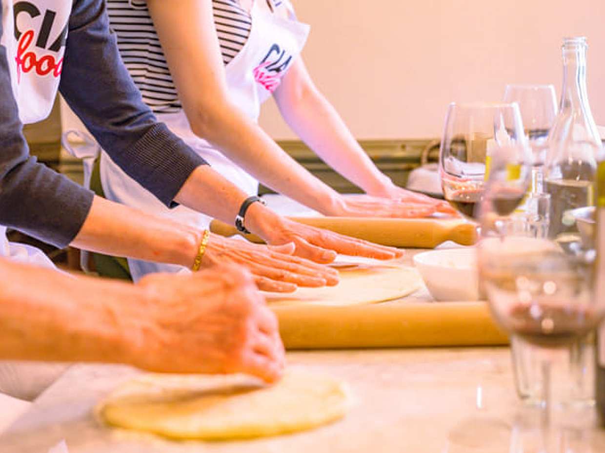Express Pizza and Cannolo Cooking Class in Florence with a Local Chef, photo 5