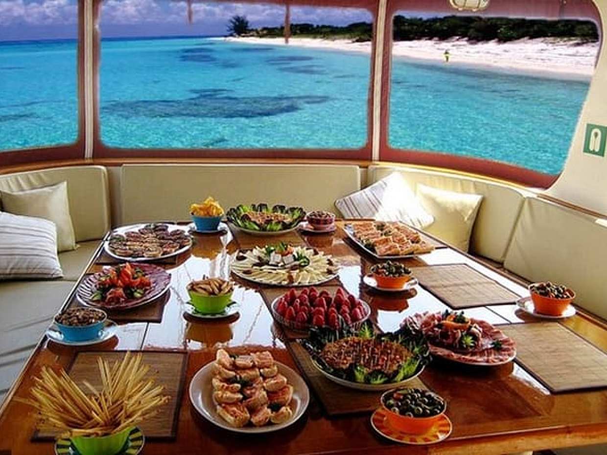 Dubai Luxury Sharing Yacht Tour in United Arab Emirates, photo 5