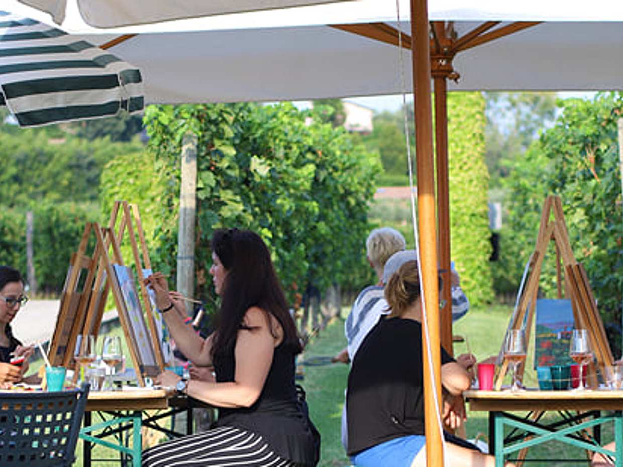 Art Experience with Food and Wine Tasting in the vineyards, photo 4