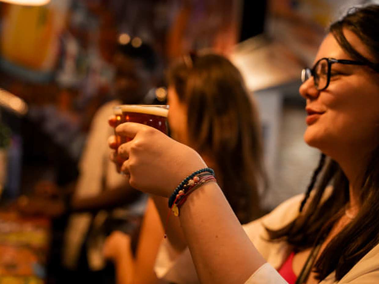 Barcelona: Beer Tasting with Drinks Included & Live Music, photo 2
