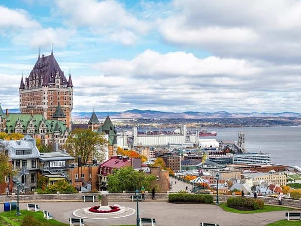 Old Quebec Scavenger Hunt & Highlights Self-Guided Walking Tour