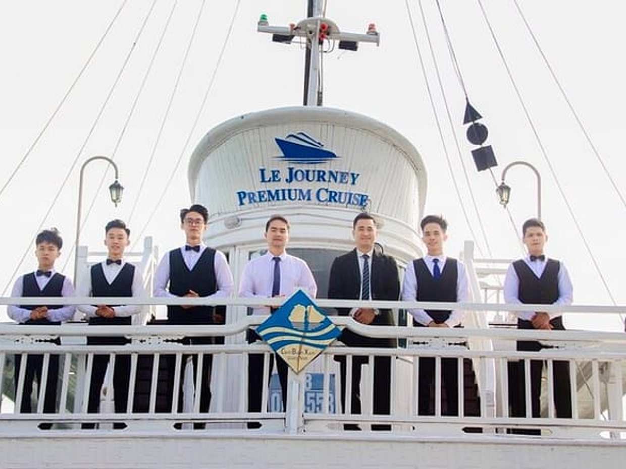 Le Journey Premium Cruise Halong Overnight Boutique 4 Star Cruise