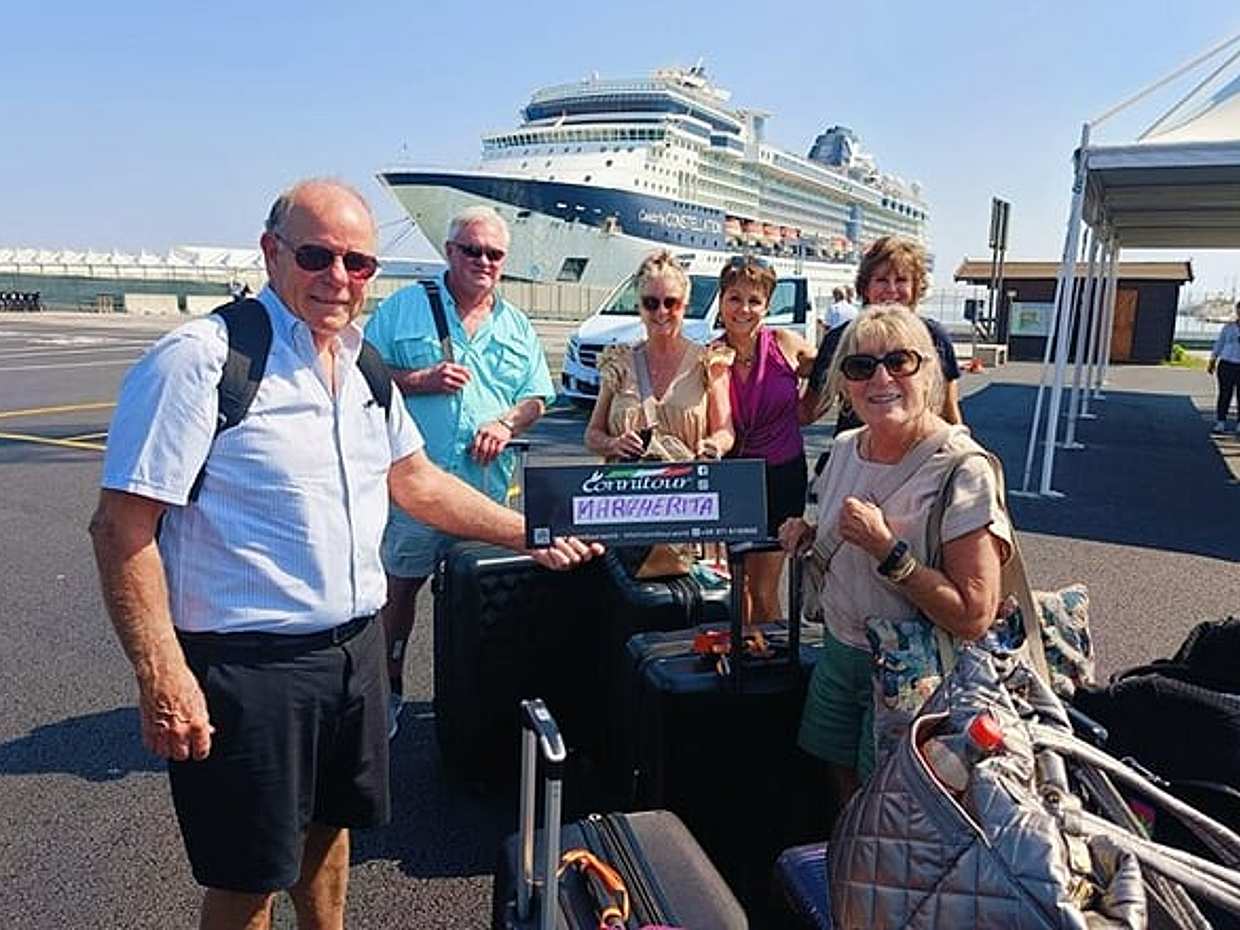 "Traslado privado desde el aeropuerto/hotel de Roma al puerto de cruceros de Civitavecchia en Italia"