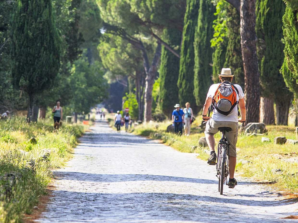Appian Way Bike Tour with Park of the Aqueducts and the Roman Countryside in Italy, Rome E-Bike Tour, photo 5