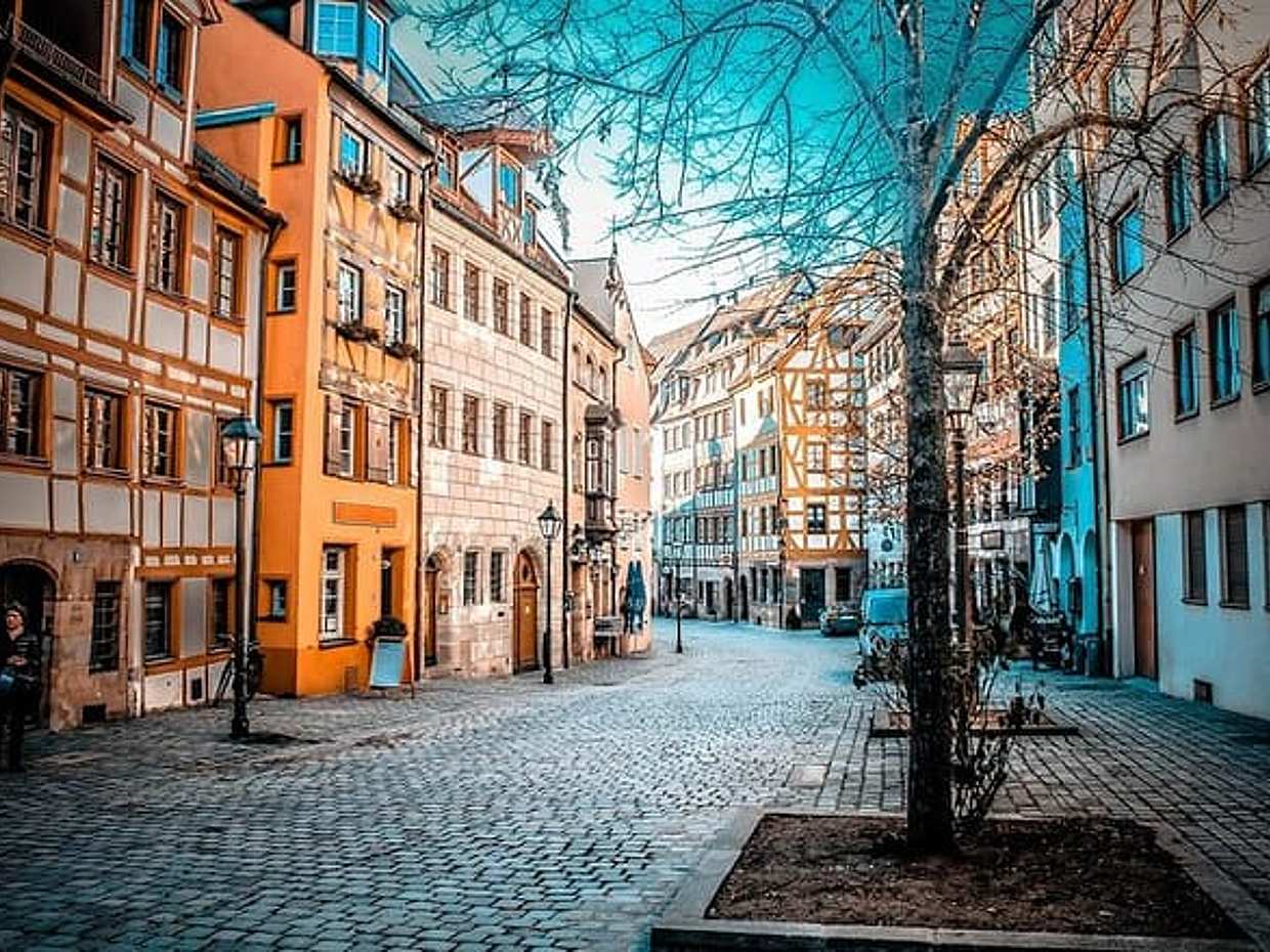 Private Transfer from Prague to Nuremberg with 2h of Sightseeing