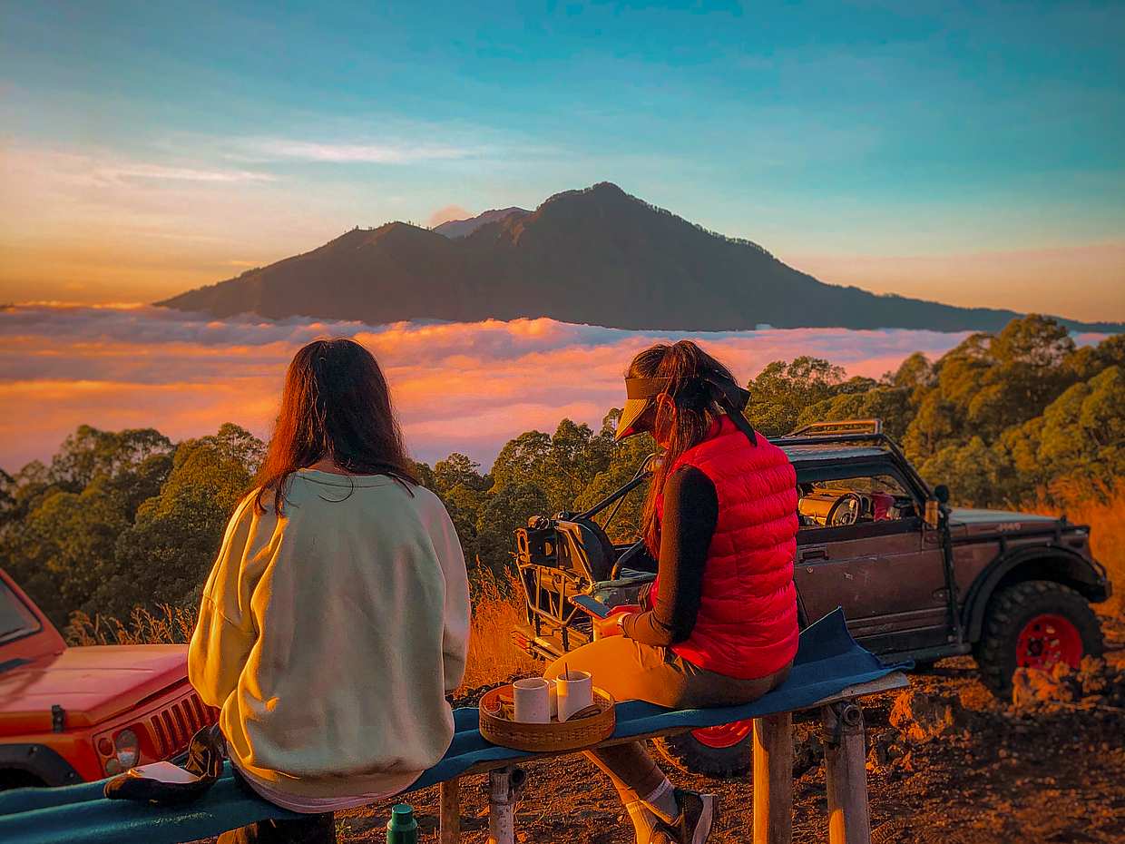 Lever du soleil sur le Mont Batur en Jeep 4x4 et aventure dans la lave noire à Bali, Indonésie, photo 3