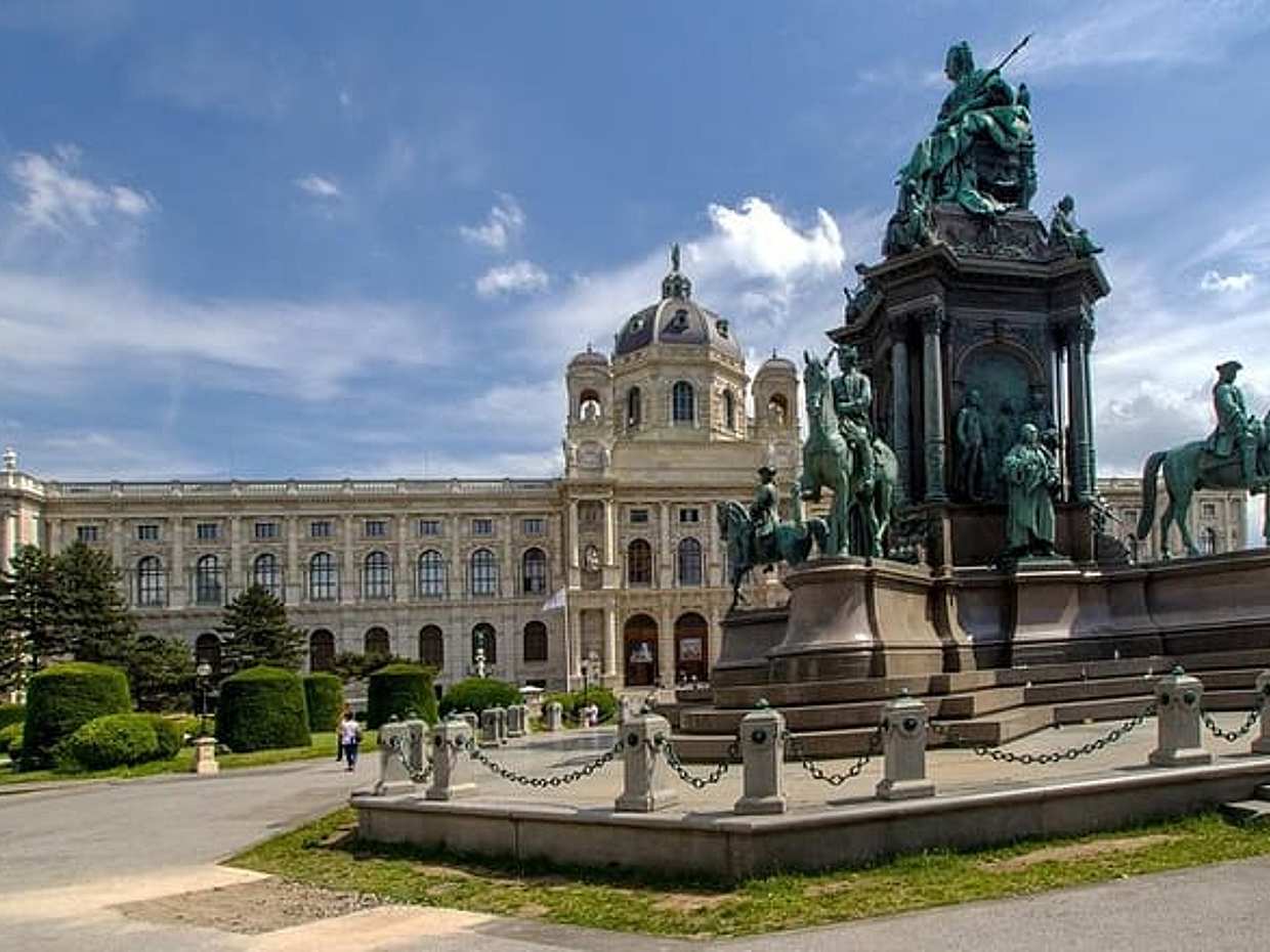 Private Scenic Transfer from Budapest to Vienna with 4h of Sightseeing, photo 5