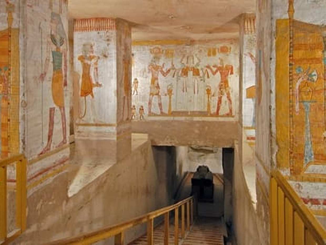 "La tumba de Tutankamón y su momia en el Valle de los Reyes en Egipto, Palacio de Malkata"., photo 4