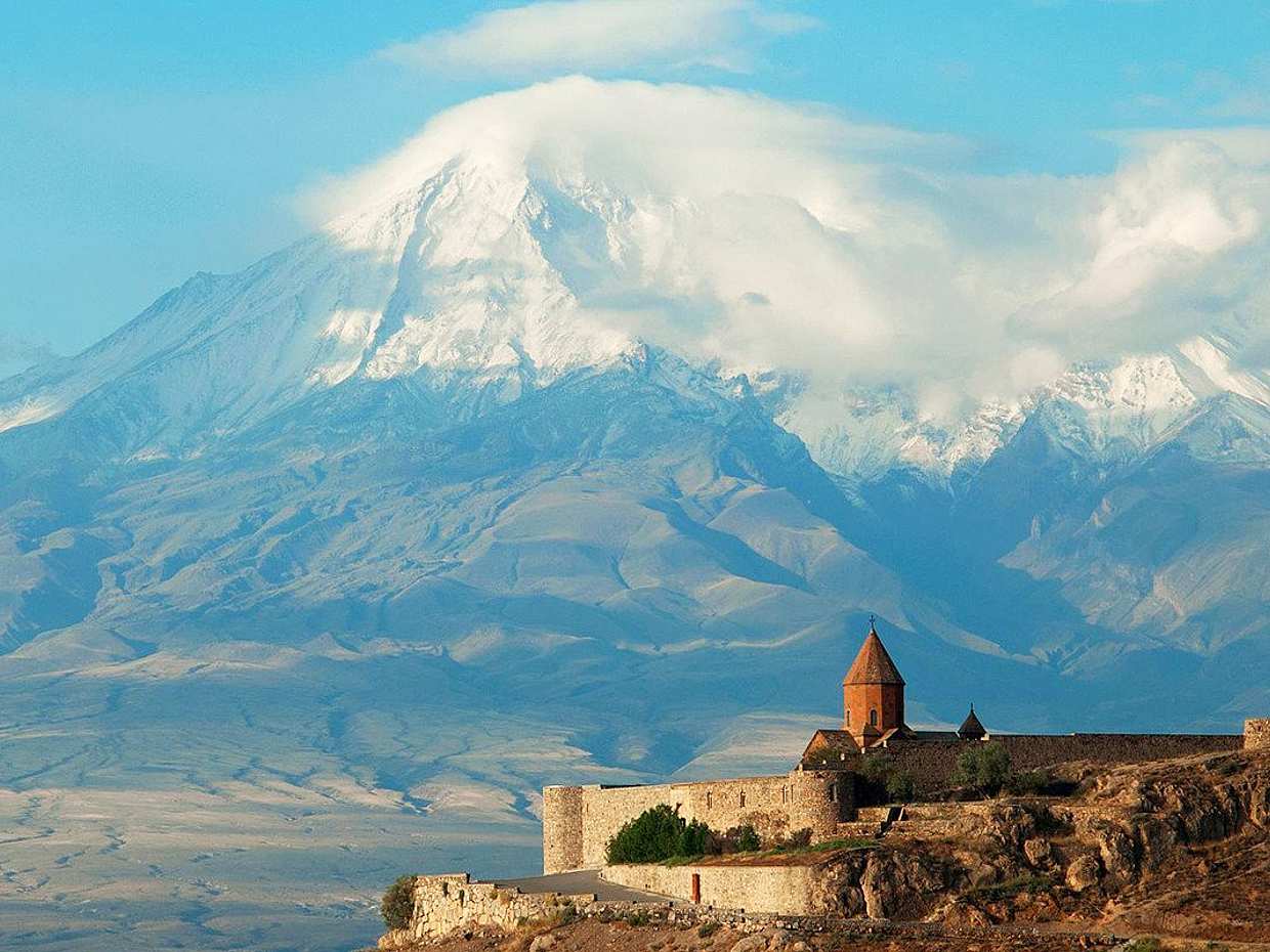 Khor Virap, Areni-1 (Birds’ Cave), Noravank and Hin Areni Wine Factory Tour in Armenia, Yerevan, photo 2