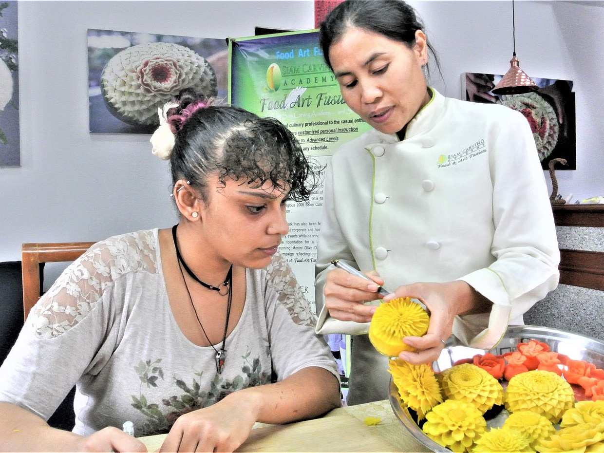 Half-day Professional Thai Fruit and Vegetable Carving Class in Bangkok, Thailand, photo 4