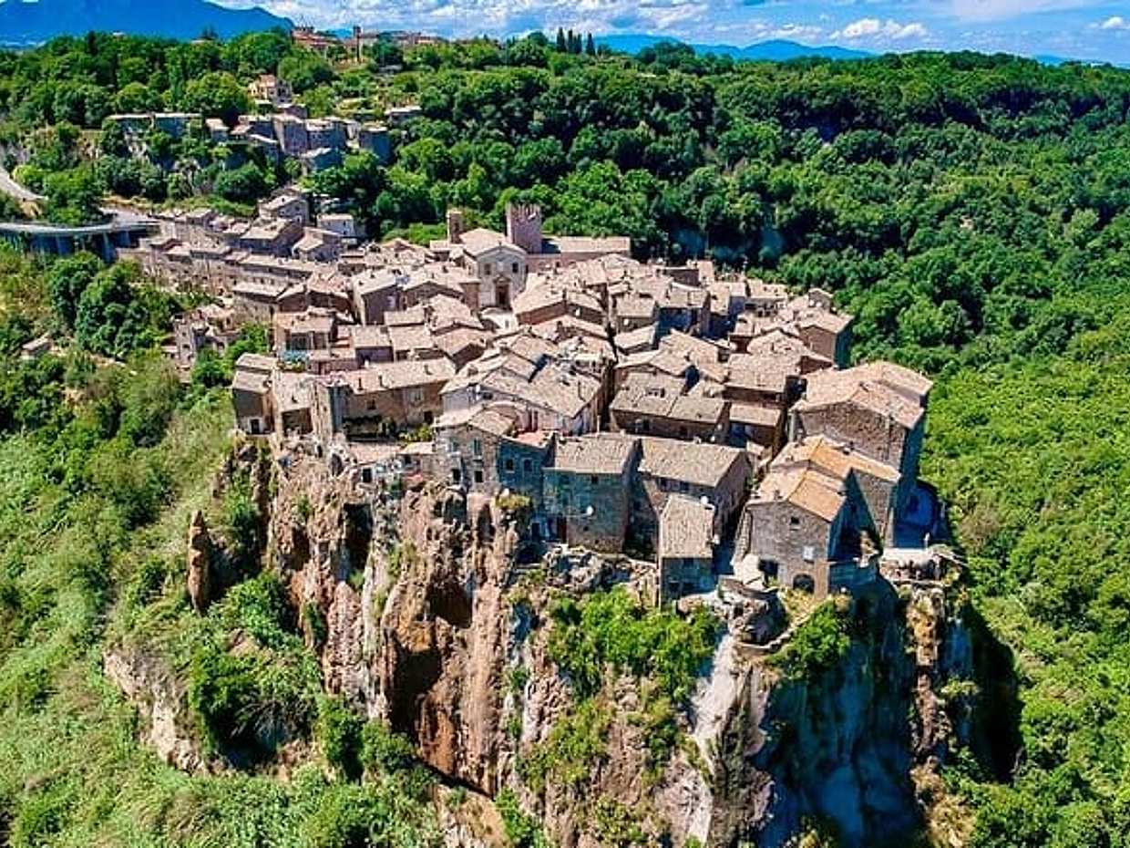 Rome, Calcata, Bomarzo, Pope Thermal Bath VIP Private Guided Tour, photo 4