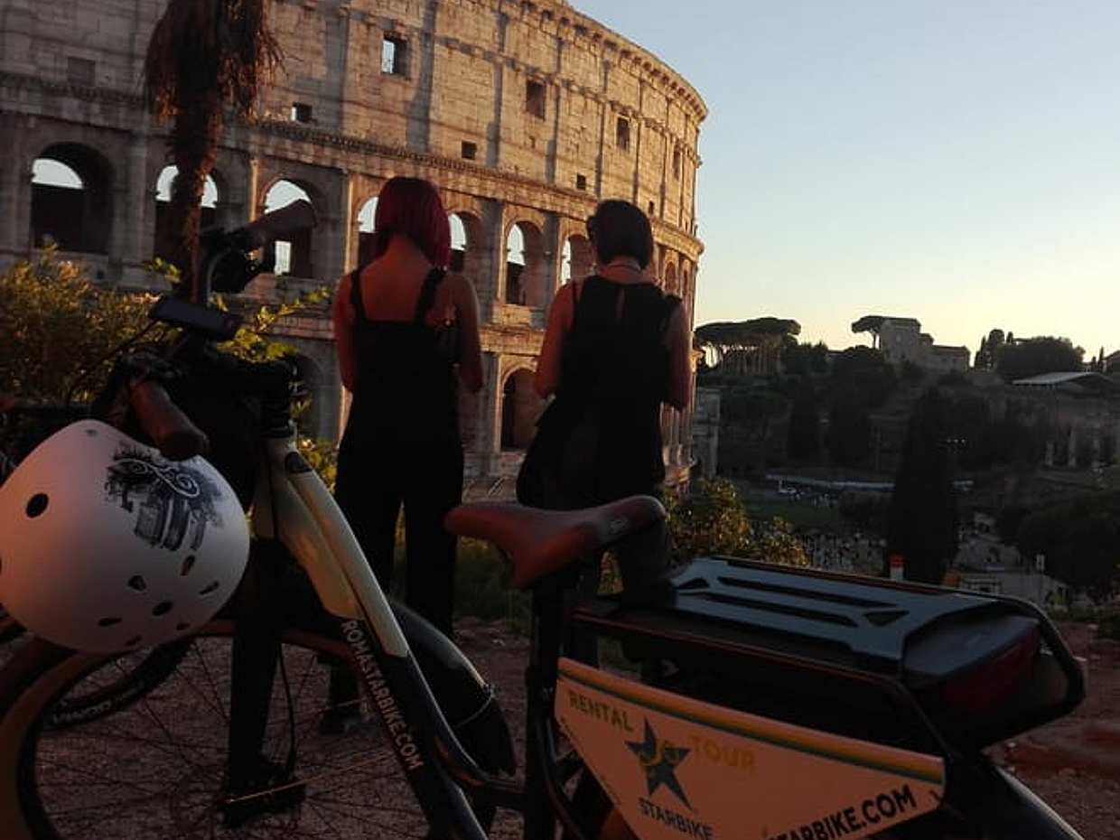 VIP Rome by Night Bike Tour with Panoramic Views and Iconic Evening Spots | Private
