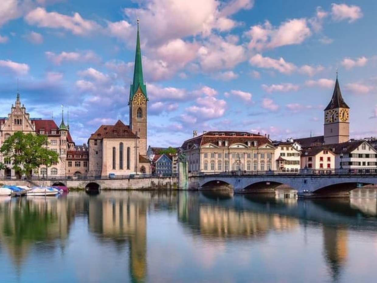 Zurich Scavenger Hunt & Highlights Self-Guided Walking Tour, photo 3