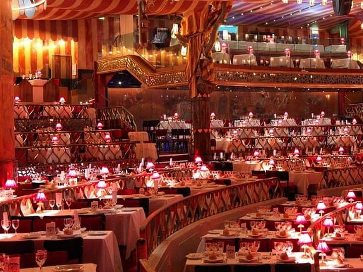 7 hour Paris Night Tour and Moulin Rouge with Airport Transfer