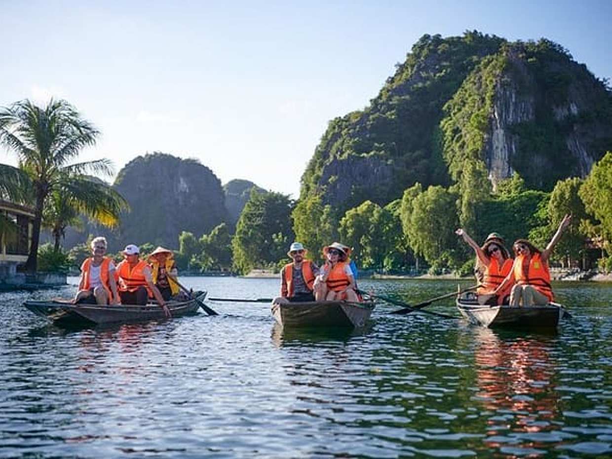 Luxury Private Tour From Hanoi: Local Family, Tam Coc & Hoa Lu, photo 2