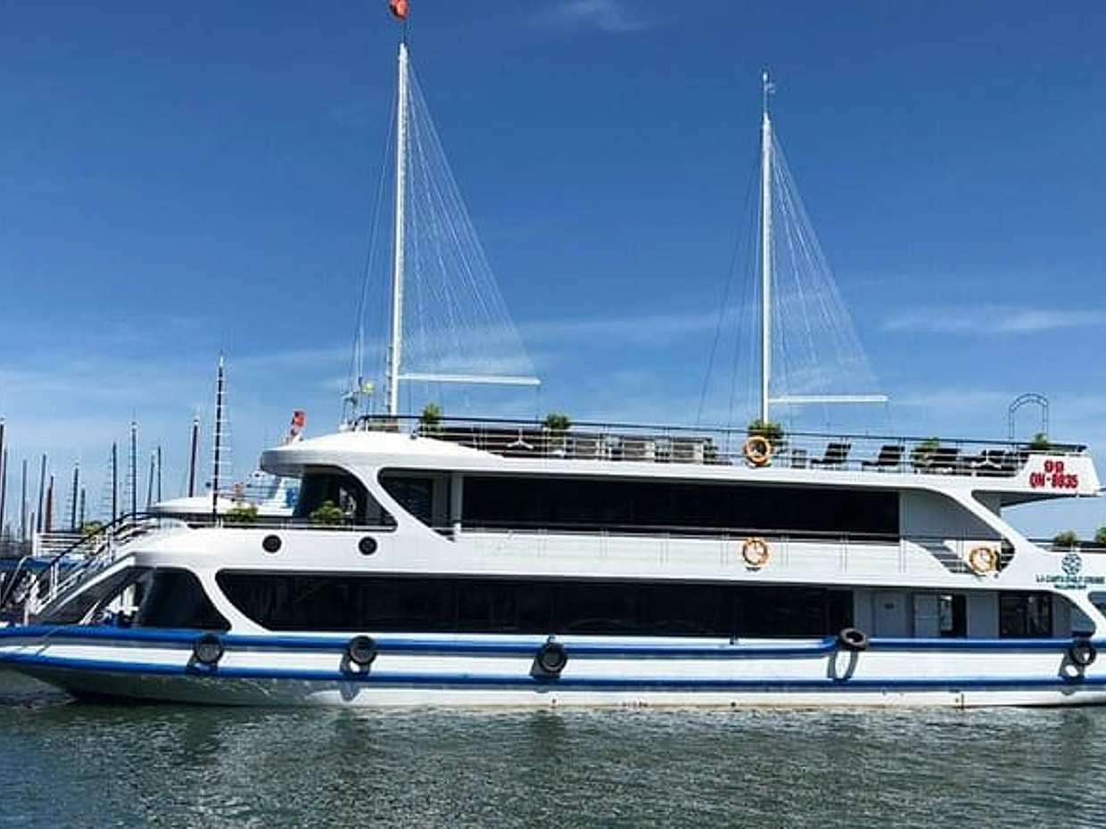 Halong Bay Luxury Day Tour From Hanoi With Limousine Transfer
