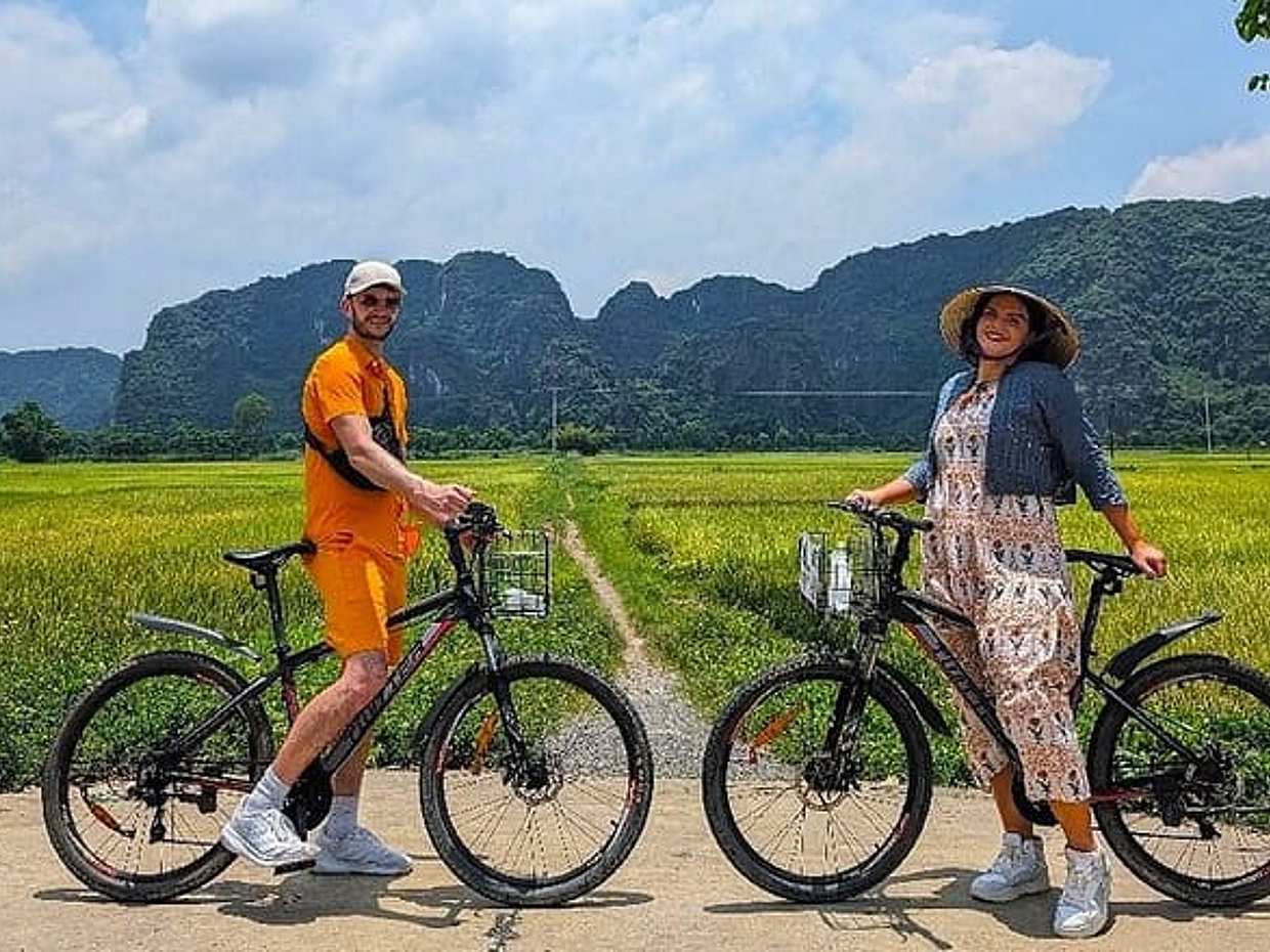 Luxury Private Tour From Hanoi: Trang An, Bich Dong & Mua Caves, photo 3